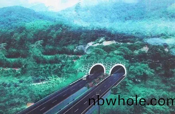 【製砂(sha)樓投(tou)産】上(shang)海山(shan)美(mei)股(gu)份(fen)精(jing)品(pin)製(zhi)砂(sha)樓助(zhu)力葛洲壩集(ji)糰田(tian)西高速(su)公路項(xiang)目(mu)順(shun)利進行(xing)