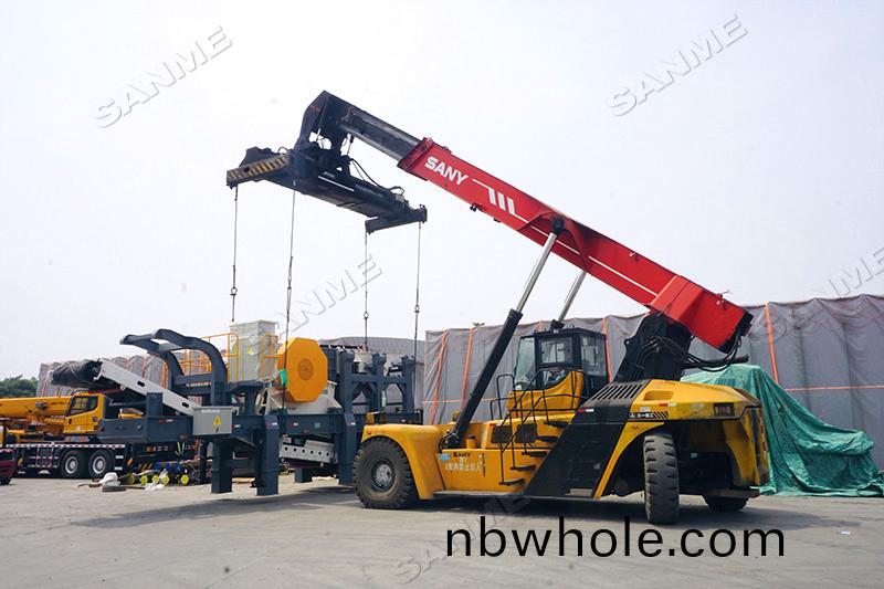 建築垃(la)圾破(po)碎(sui)選(xuan)擇(ze)迻(yi)動式(shi)破碎機(ji)的(de)好(hao)處